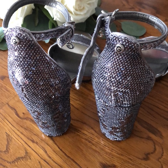 Guess Silver Sequin pumps - Picture 4 of 4